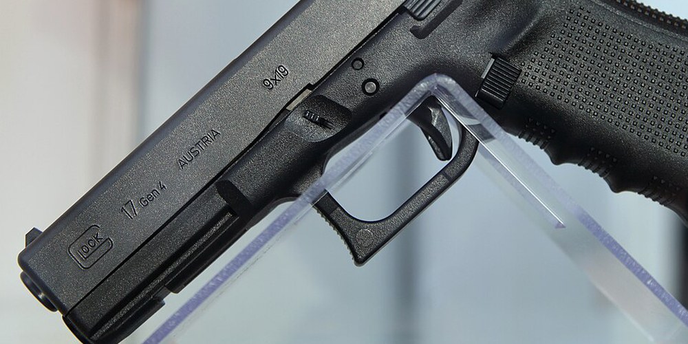 Glock 17 Gen 4 滑套刻印：GLOCK 17 gen4 AUSTRIA 9x19